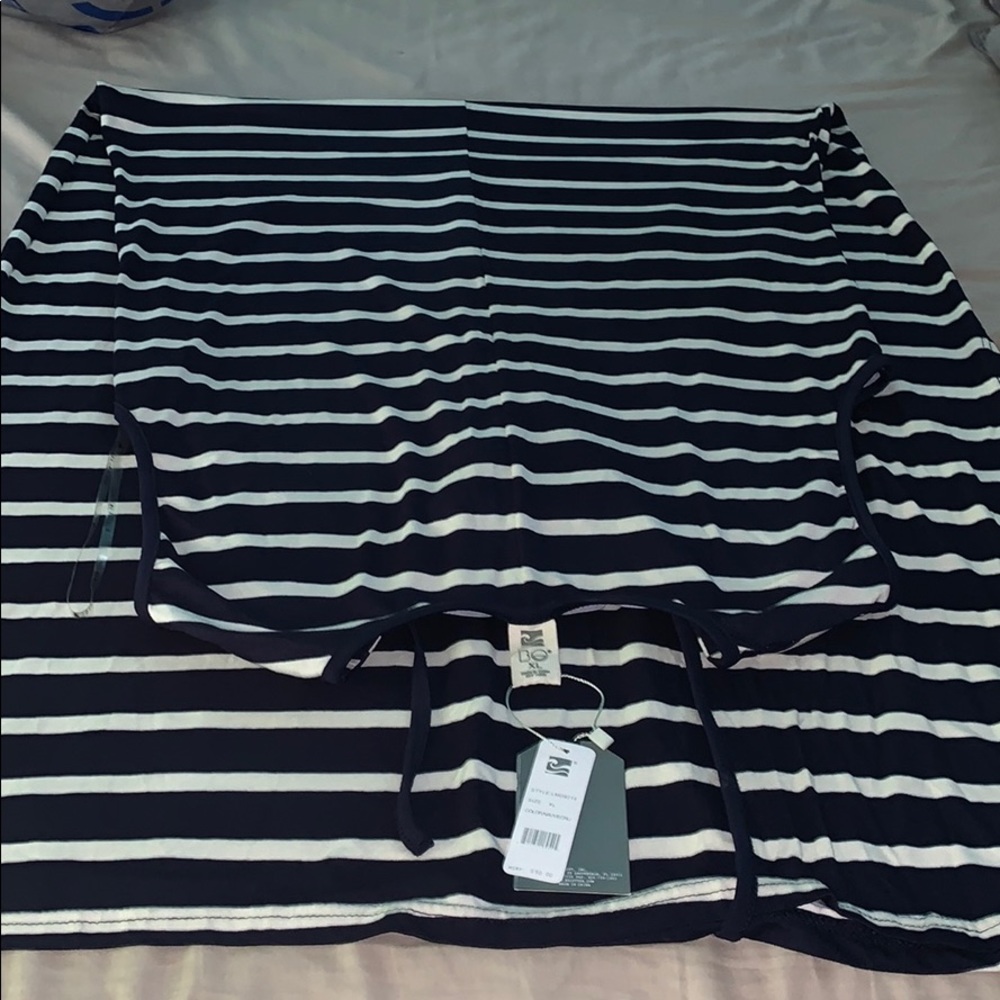 Women’s Dress - Picture 4 of 4